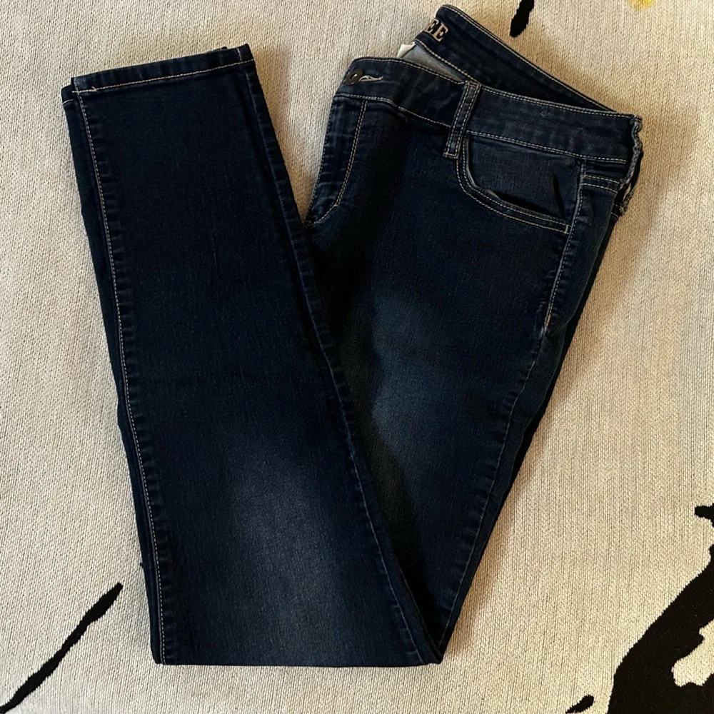 Juniors 17 NWOT DECREE Dark Blue Skinny Jeans - Picture 3 of 4